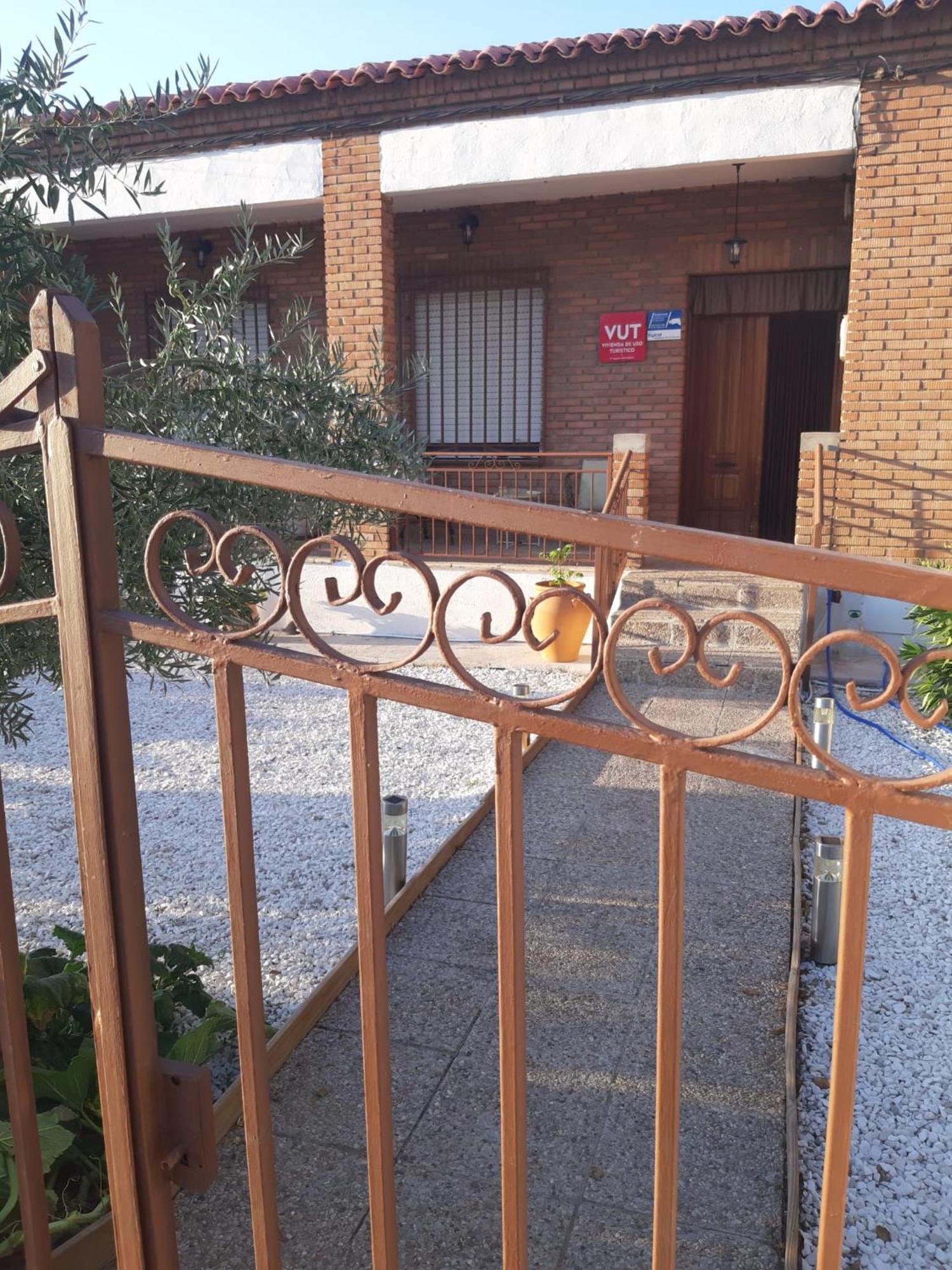 Vivienda Turistica Vino Tinto Villa Almonacid de Toledo Dış mekan fotoğraf